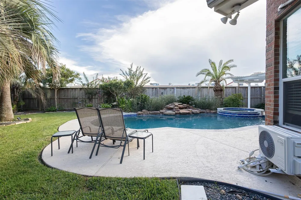 4303 Bridgestone Cedar Drive Spring, TX 77388