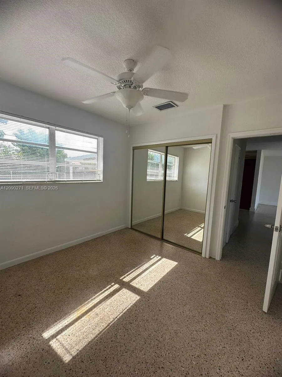5318 W 4th Ln Hialeah, FL 33012