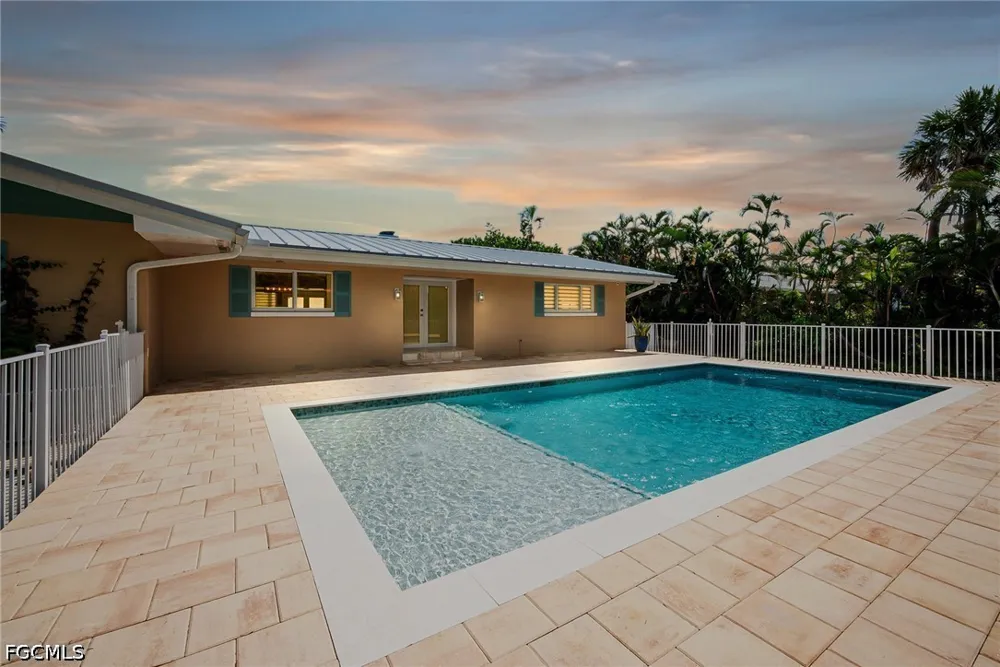 Pine Tree Drive Sanibel, FL 33957