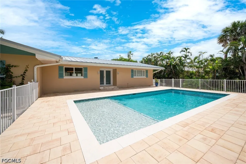 Pine Tree Drive Sanibel, FL 33957