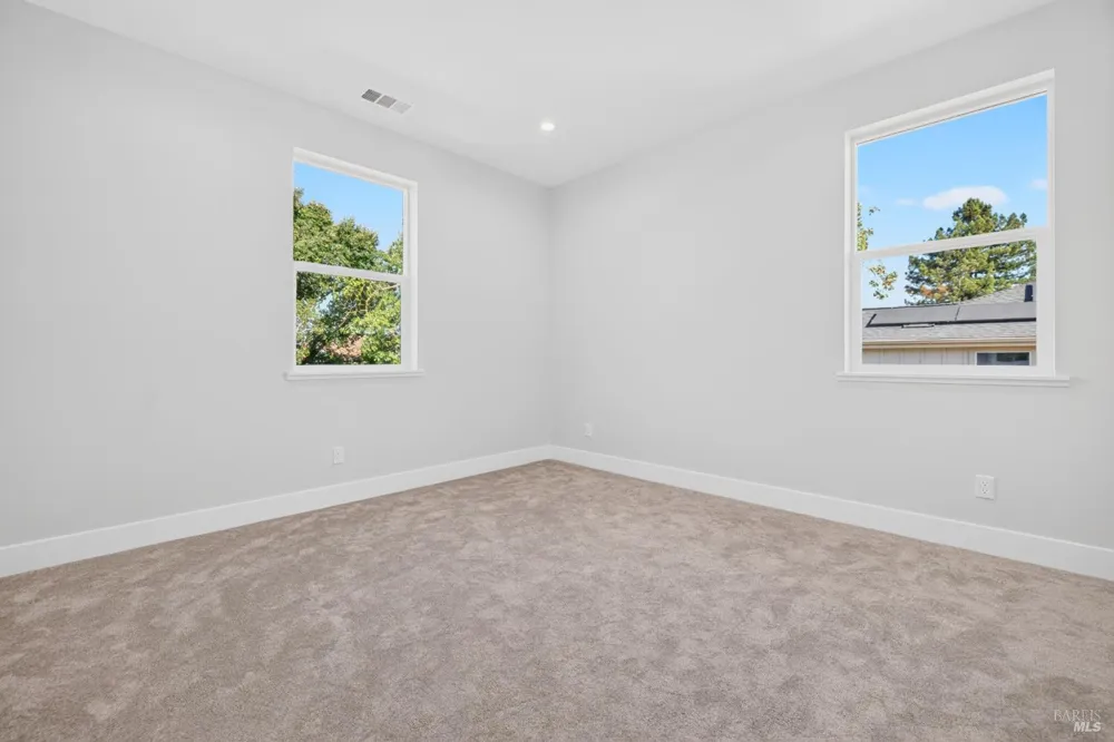 2450 Linwood Avenue Santa Rosa, CA 95404