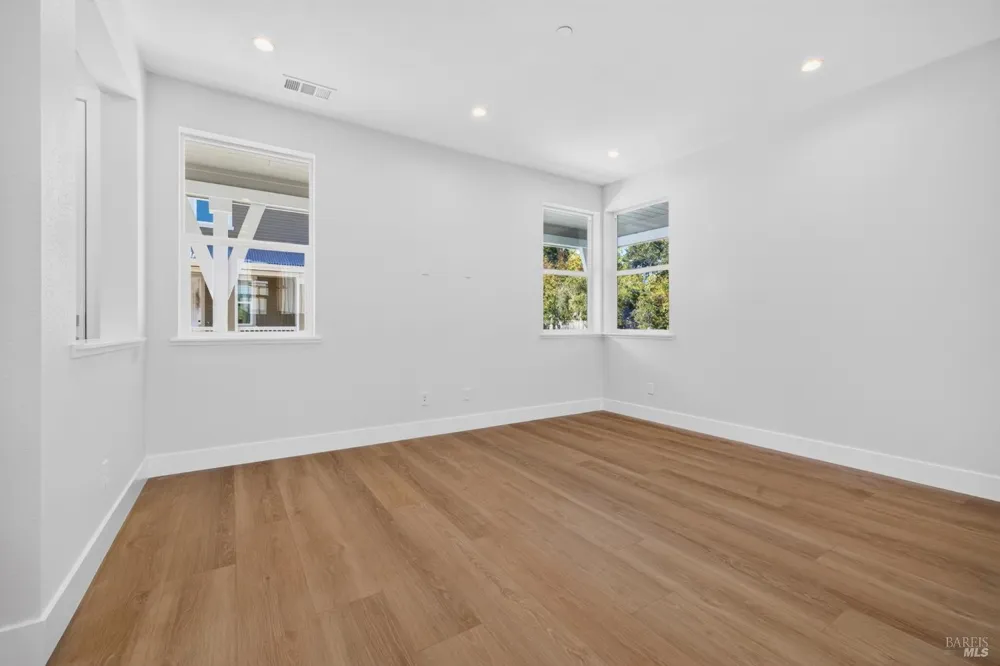 2450 Linwood Avenue Santa Rosa, CA 95404