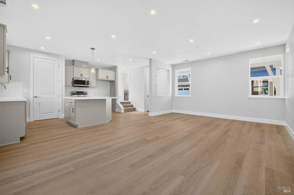 2450 Linwood Avenue Santa Rosa, CA 95404