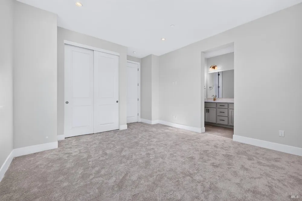 2450 Linwood Avenue Santa Rosa, CA 95404