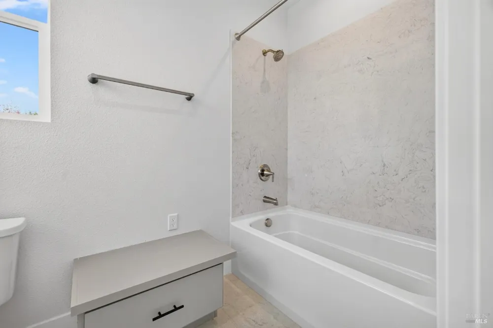 2450 Linwood Avenue Santa Rosa, CA 95404