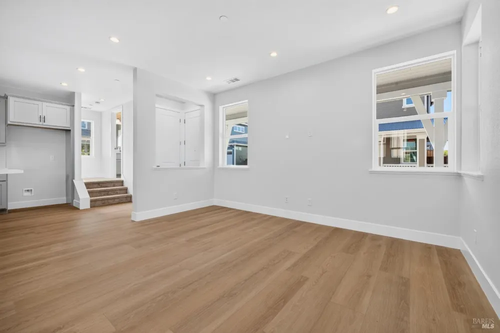 2450 Linwood Avenue Santa Rosa, CA 95404
