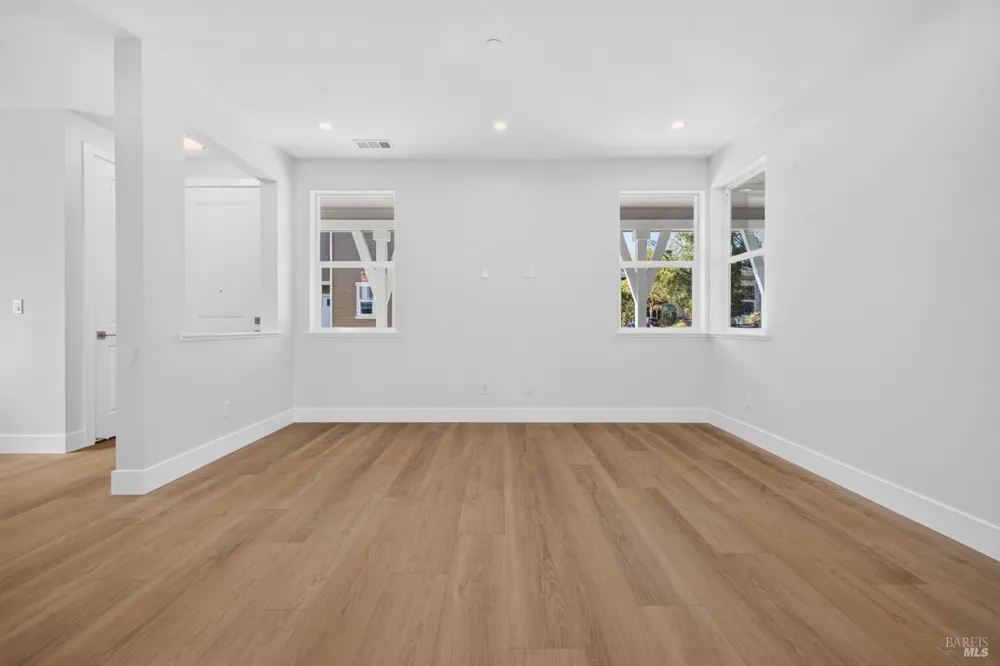 2450 Linwood Avenue Santa Rosa, CA 95404