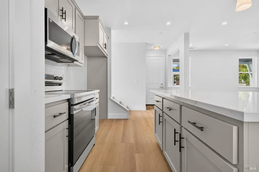 2450 Linwood Avenue Santa Rosa, CA 95404