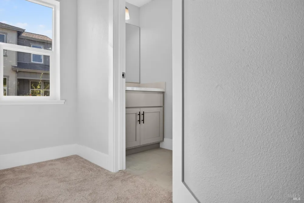 2450 Linwood Avenue Santa Rosa, CA 95404