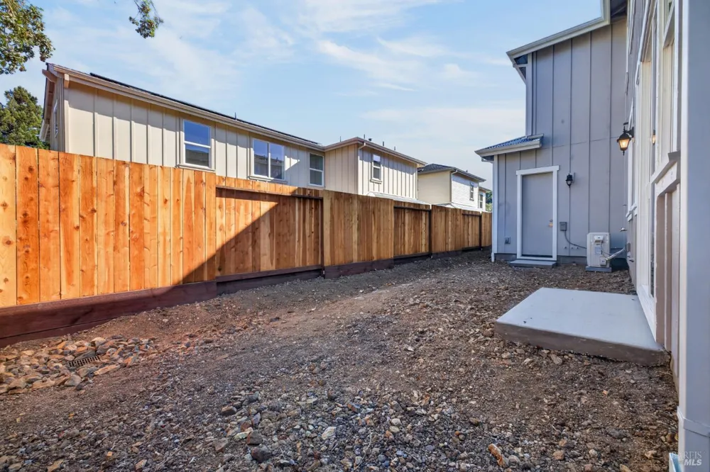 2450 Linwood Avenue Santa Rosa, CA 95404