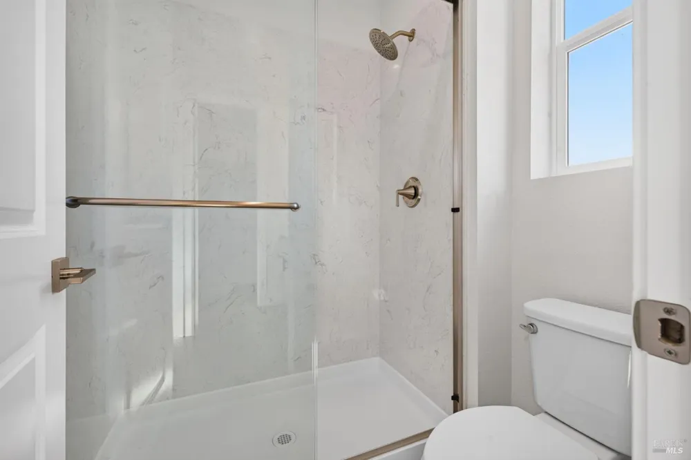 2450 Linwood Avenue Santa Rosa, CA 95404