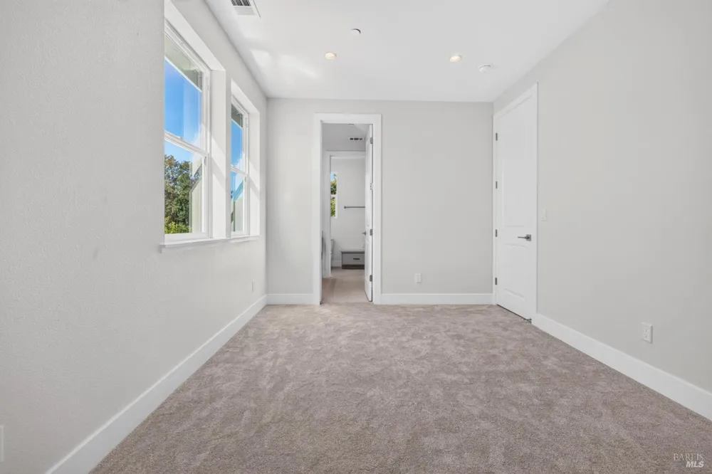 2450 Linwood Avenue Santa Rosa, CA 95404