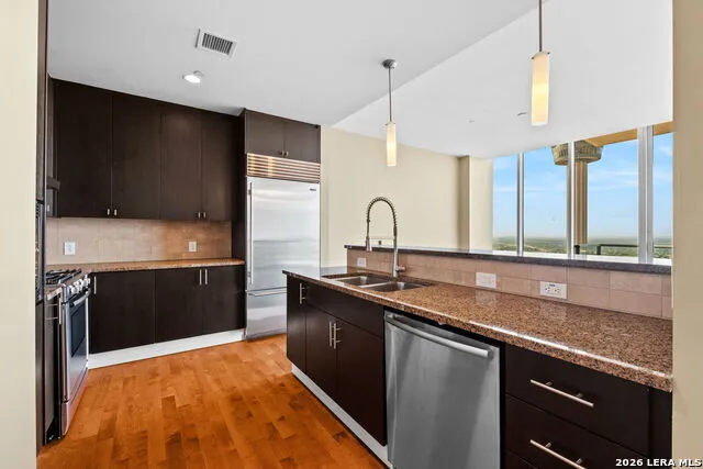 610 E Market Street #3111 San Antonio, TX 78205