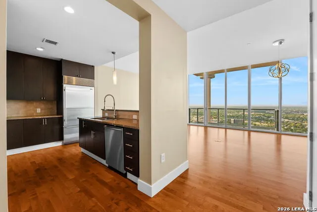 610 E Market Street #3111 San Antonio, TX 78205