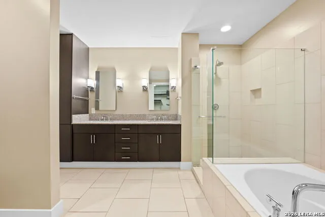 610 E Market Street #3111 San Antonio, TX 78205