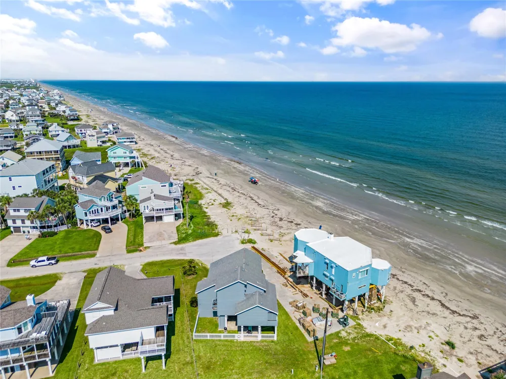4239 Spoonbill Lane Galveston, TX 77554