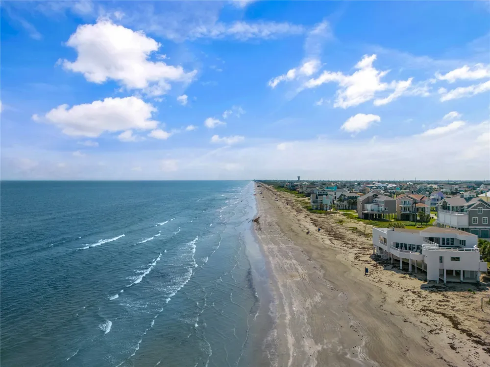 4239 Spoonbill Lane Galveston, TX 77554