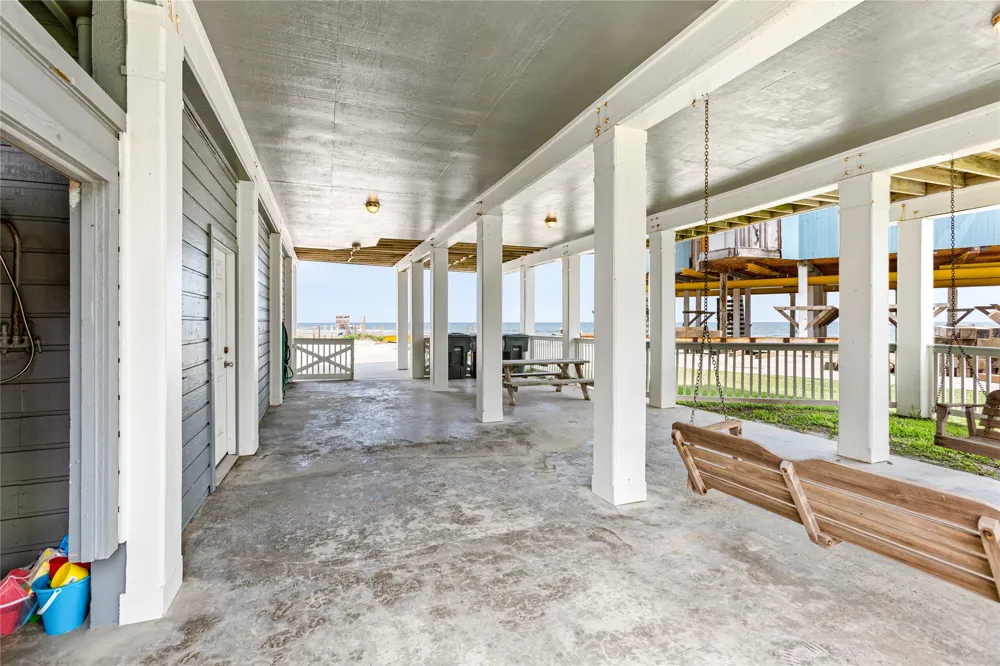 4239 Spoonbill Lane Galveston, TX 77554