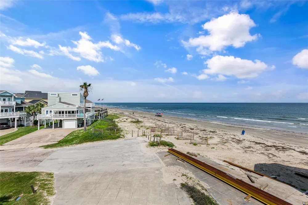 4239 Spoonbill Lane Galveston, TX 77554