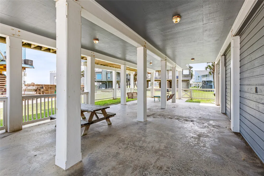 4239 Spoonbill Lane Galveston, TX 77554