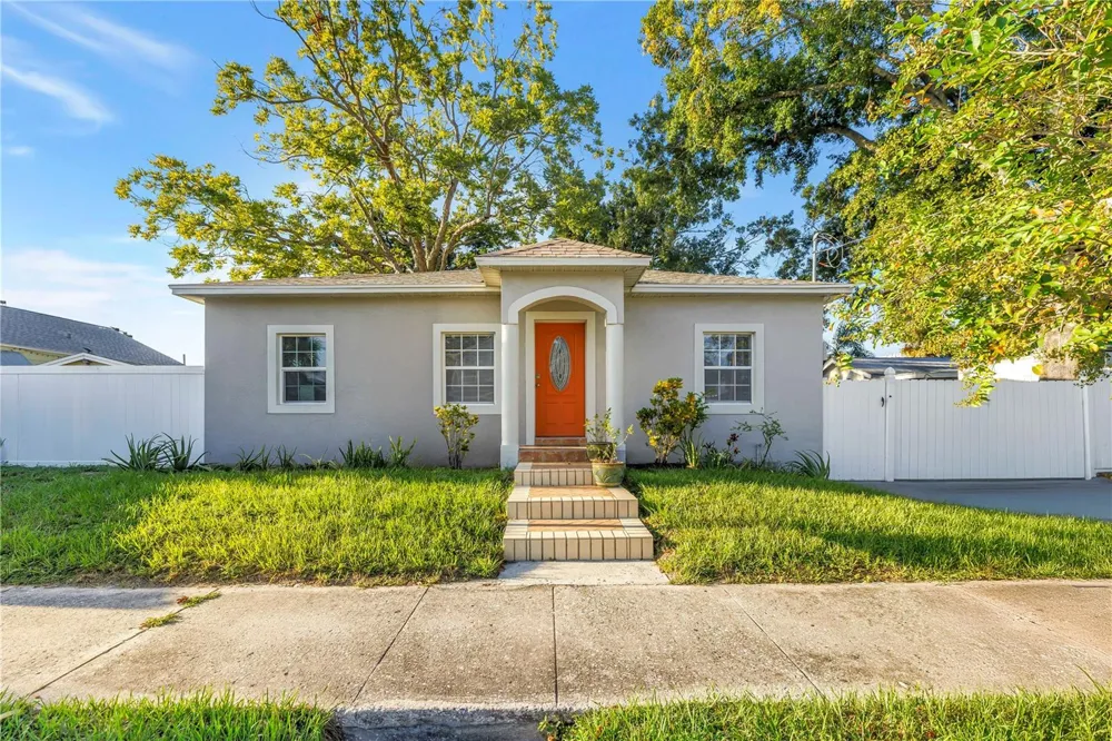 2906 W MAIN STREET Tampa, FL 33607