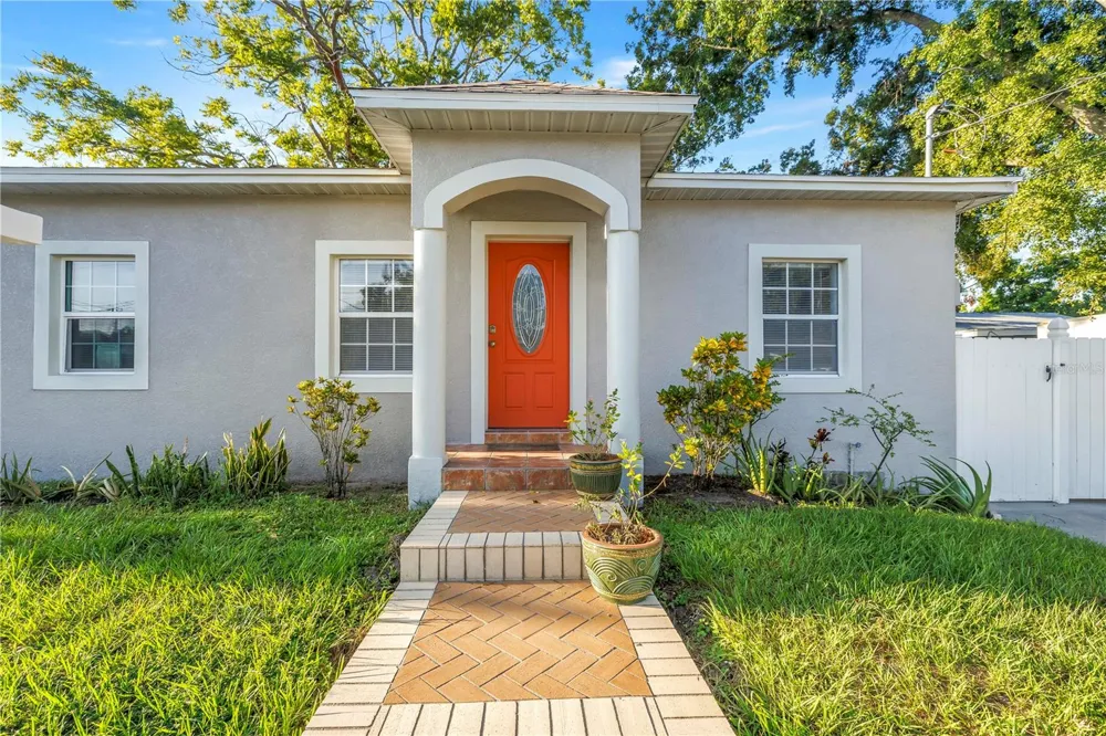 2906 W MAIN STREET Tampa, FL 33607