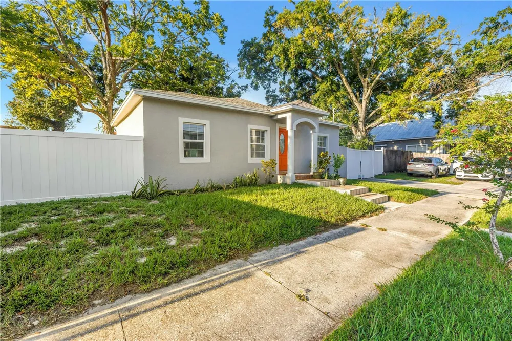 2906 W MAIN STREET Tampa, FL 33607