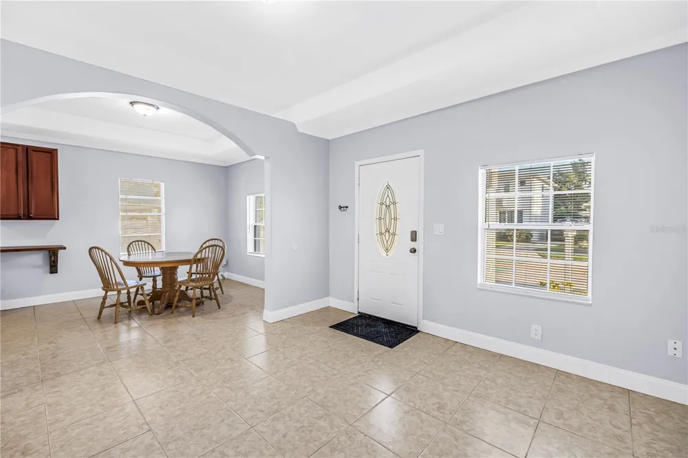 2906 W MAIN STREET Tampa, FL 33607