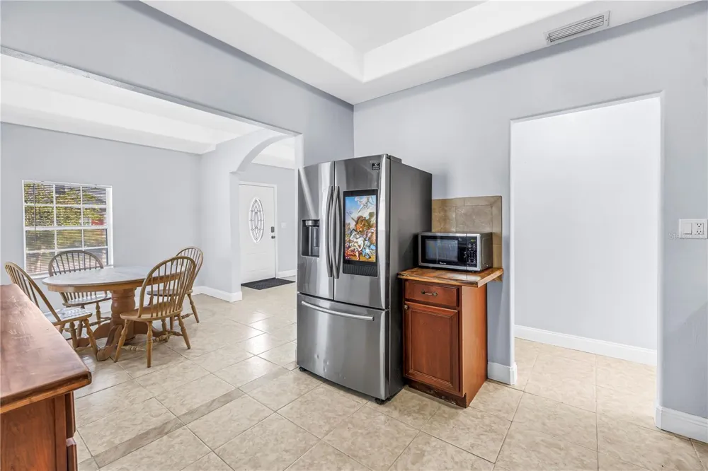 2906 W MAIN STREET Tampa, FL 33607