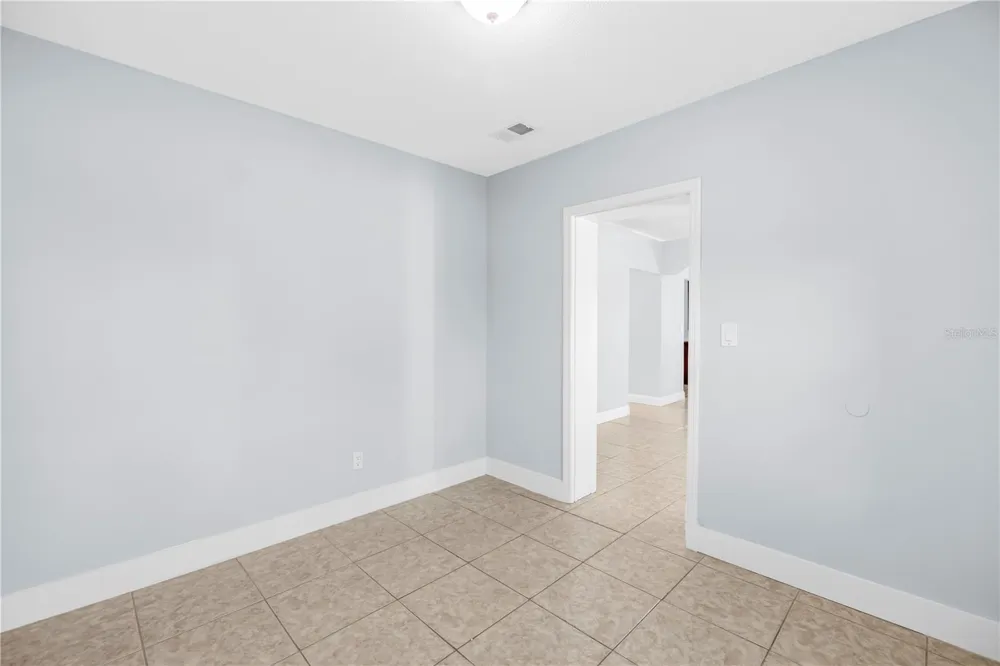 2906 W MAIN STREET Tampa, FL 33607