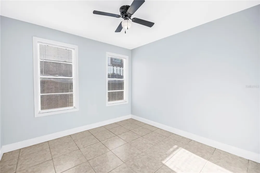 2906 W MAIN STREET Tampa, FL 33607