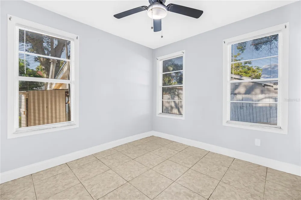 2906 W MAIN STREET Tampa, FL 33607