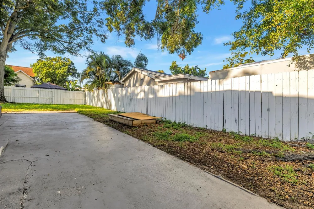 2906 W MAIN STREET Tampa, FL 33607