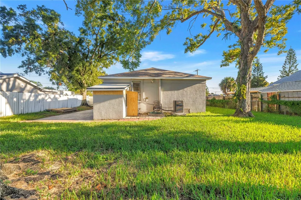 2906 W MAIN STREET Tampa, FL 33607