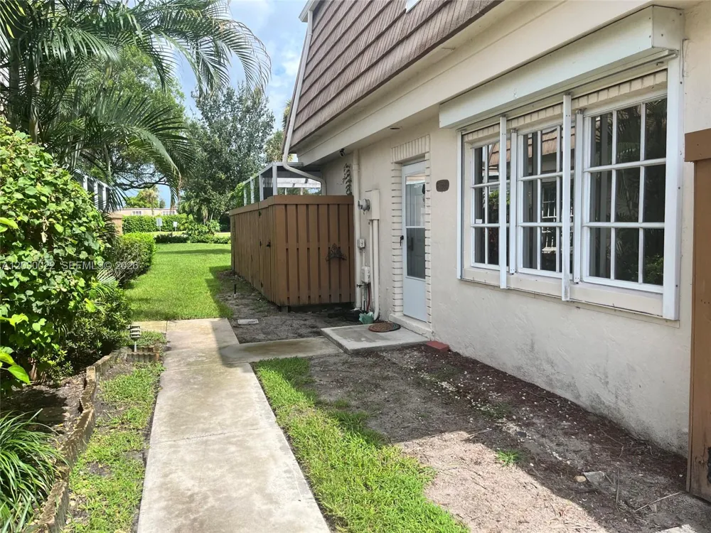 4386 Hazel Ave #C Palm Beach Gardens, FL 33410