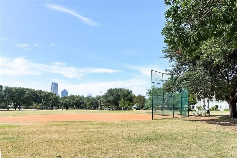 2502 Live Oak Street #329 Dallas, TX 75204