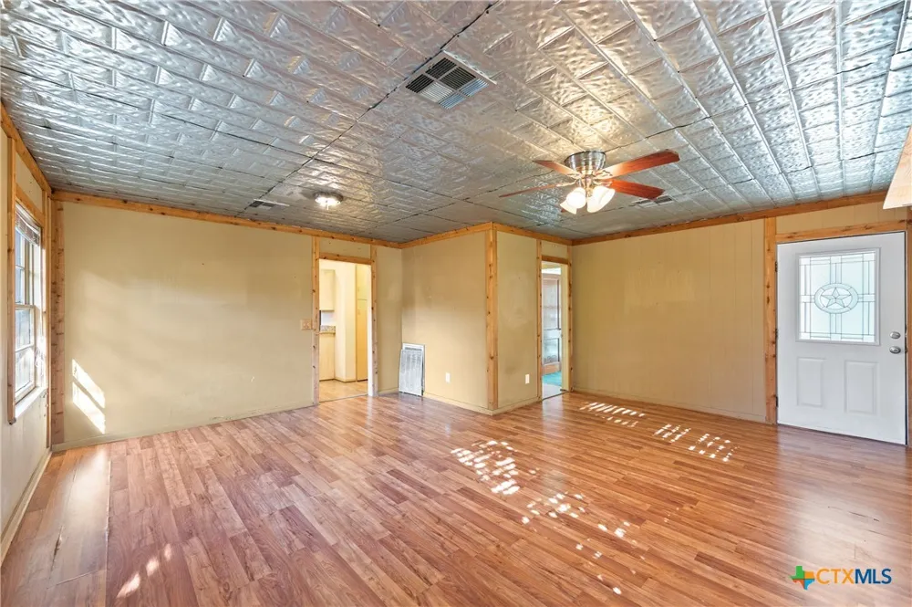 407 S 4th Ganado, TX 77962