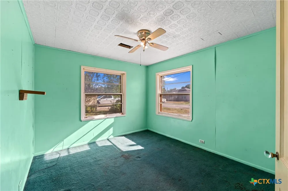 407 S 4th Ganado, TX 77962
