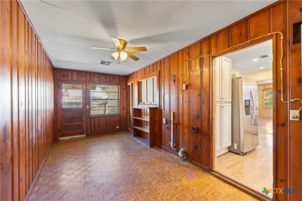407 S 4th Ganado, TX 77962