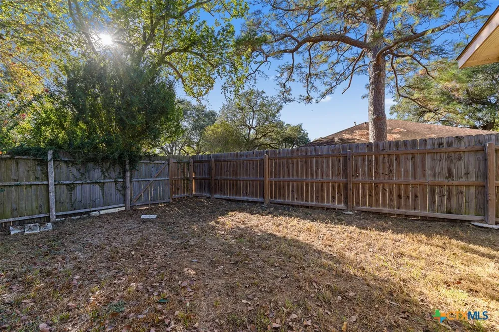 407 S 4th Ganado, TX 77962