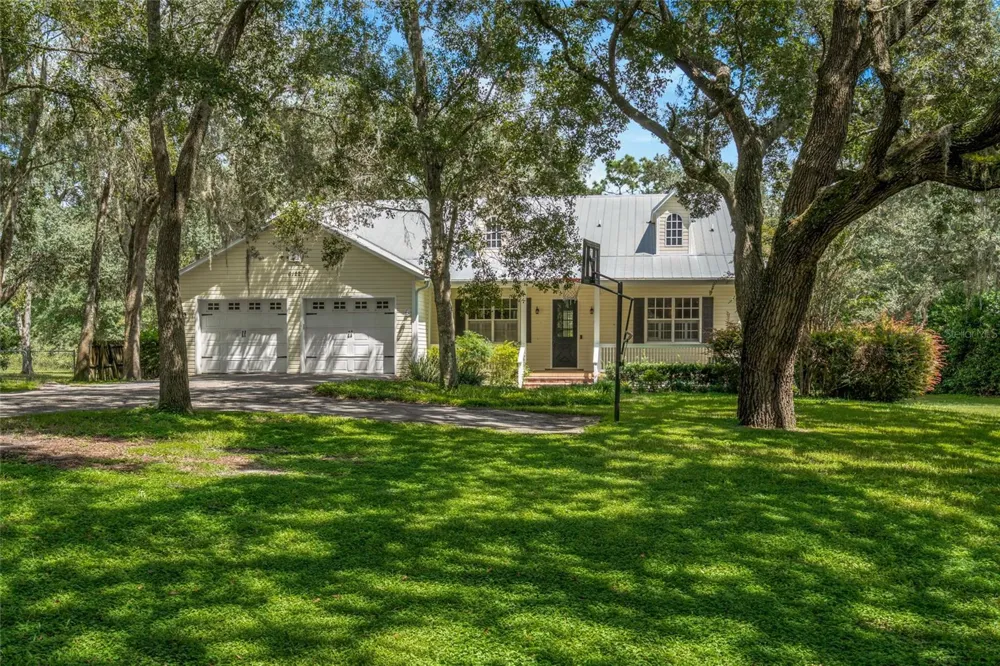 6122 REGINA PLACE Land O Lakes, FL 34639