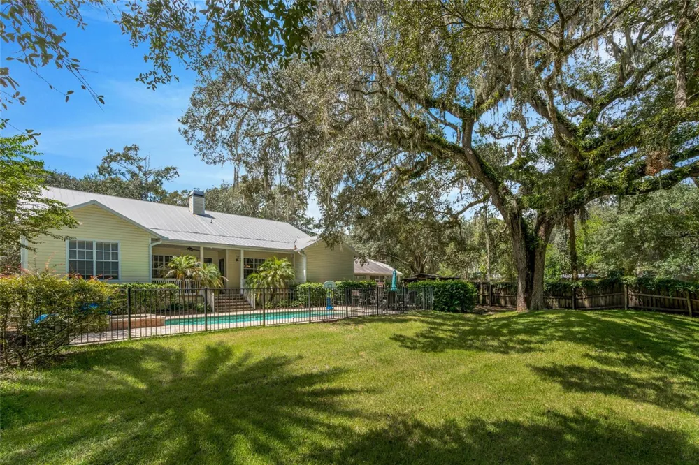 6122 REGINA PLACE Land O Lakes, FL 34639
