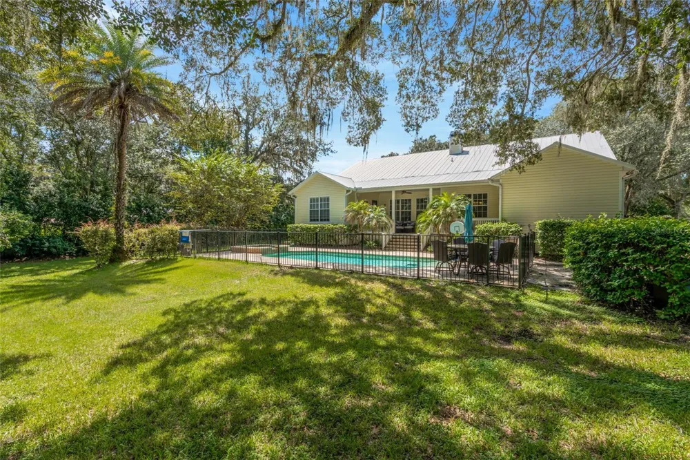 6122 REGINA PLACE Land O Lakes, FL 34639