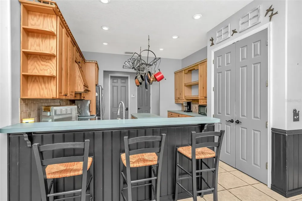 6122 REGINA PLACE Land O Lakes, FL 34639