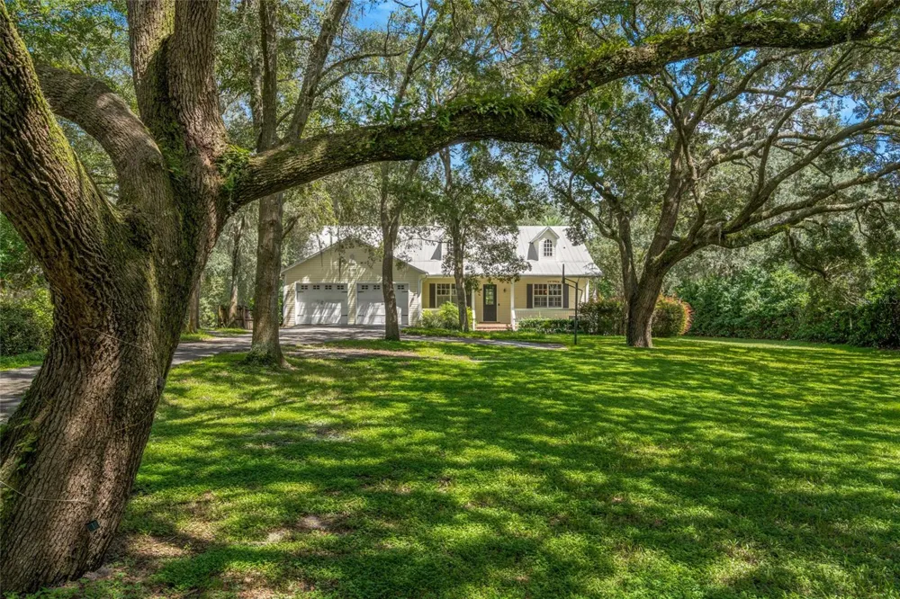 6122 REGINA PLACE Land O Lakes, FL 34639