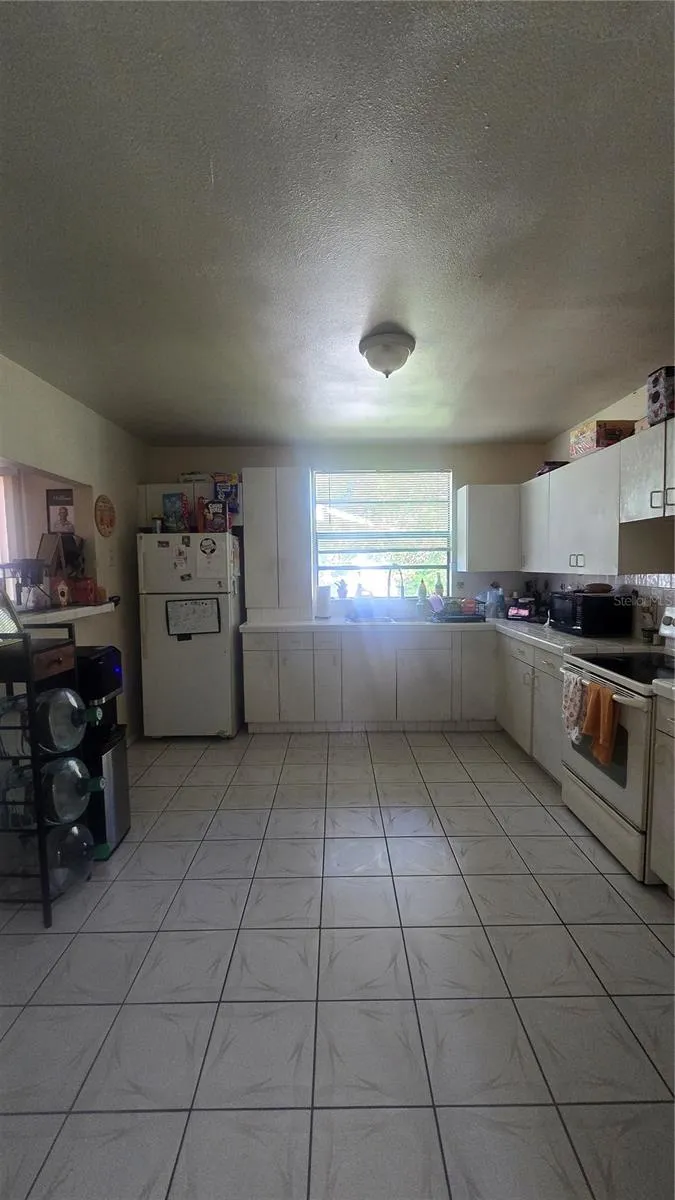 1208 E 26TH AVENUE Tampa, FL 33605