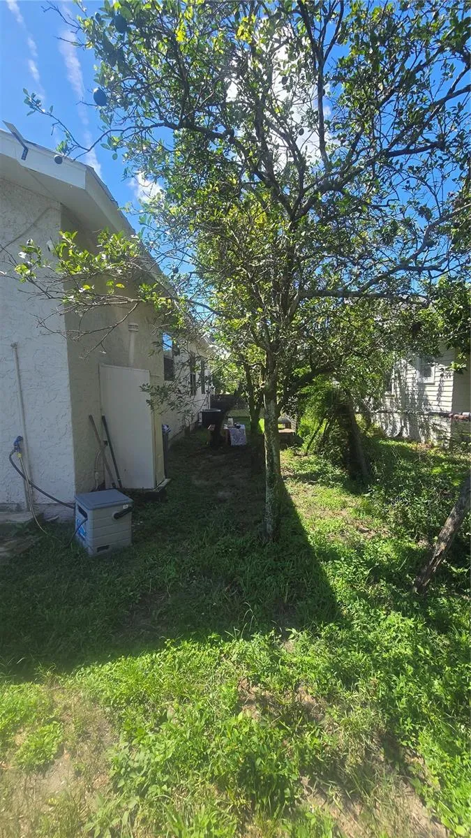 1208 E 26TH AVENUE Tampa, FL 33605