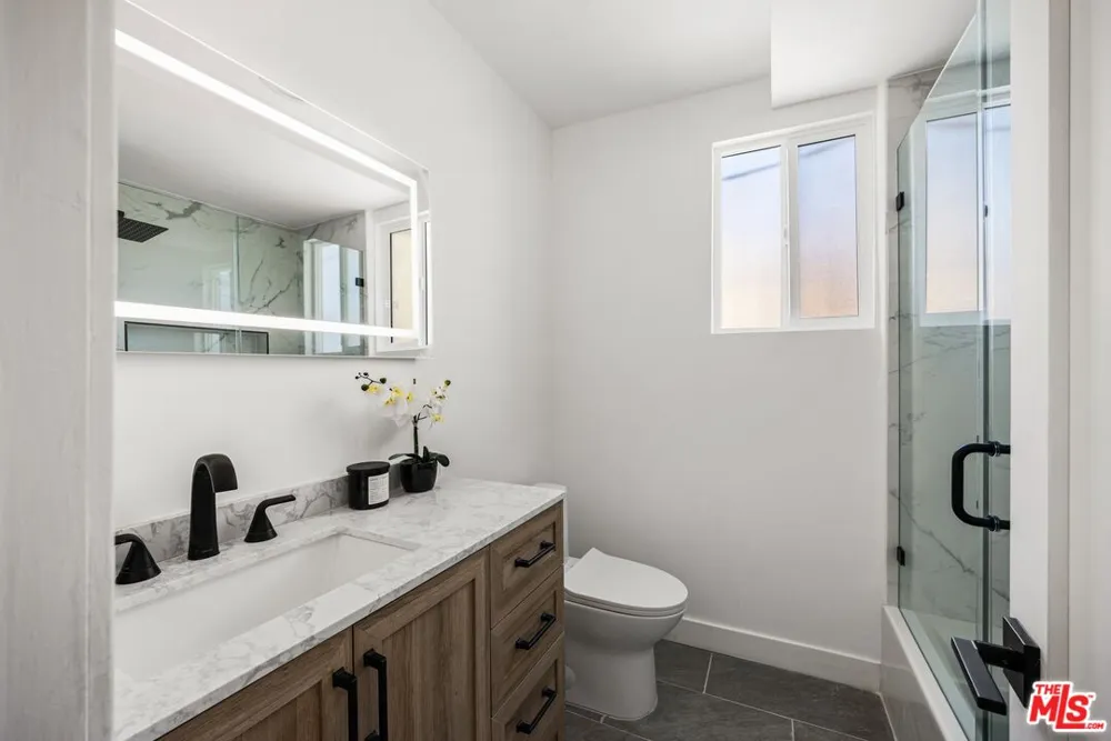 733 Hayworth Avenue Los Angeles, CA 90046