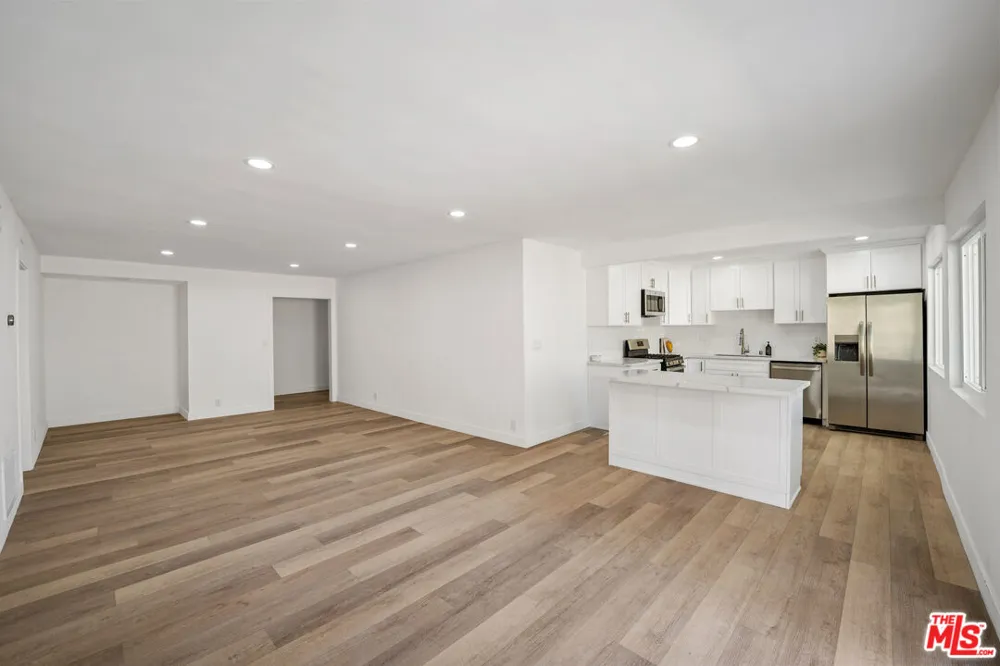 733 Hayworth Avenue Los Angeles, CA 90046