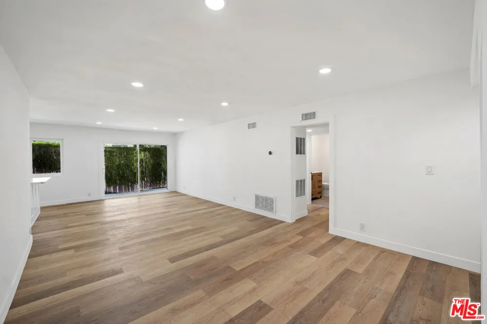 733 Hayworth Avenue Los Angeles, CA 90046